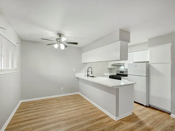 1529 Wirt Rd APT 20, Houston, TX 77055