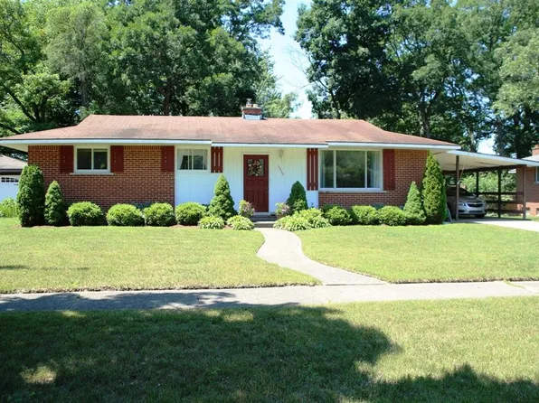 14406 Swanee Beach Dr, Fenton, MI 48430