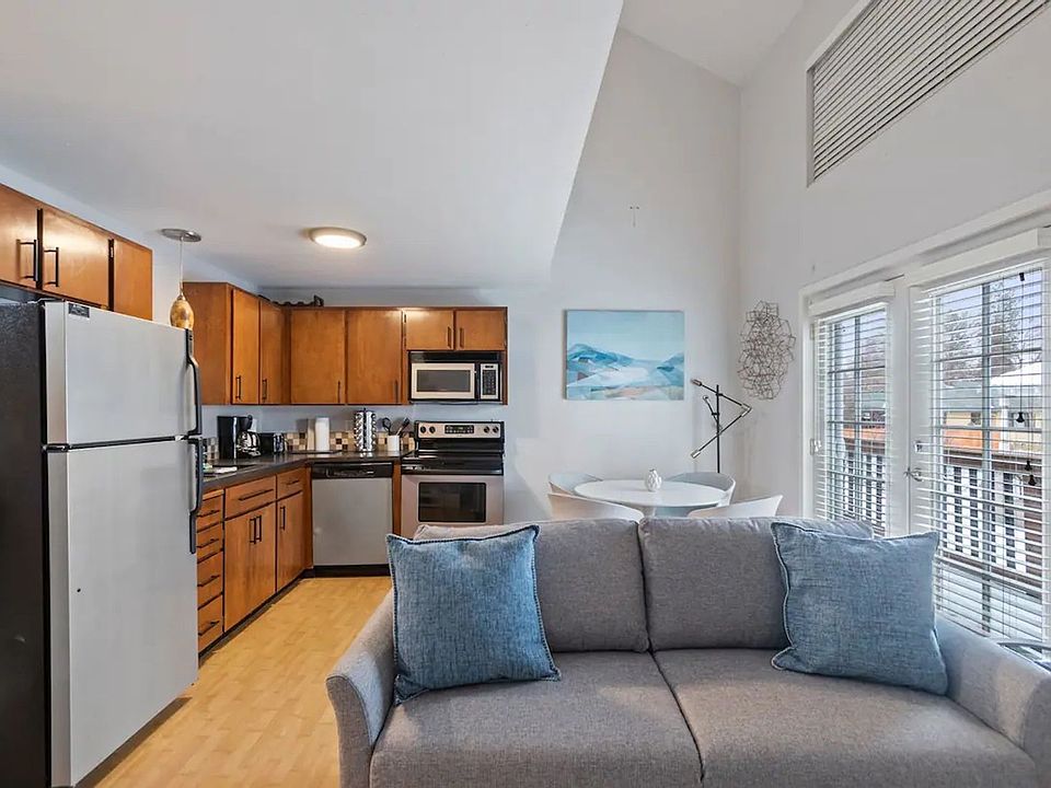 1st image of 1112 E 8th Ave
