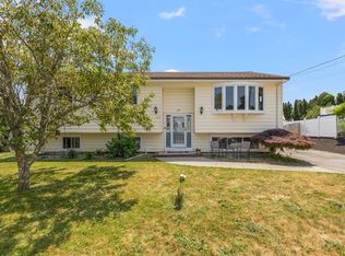 8 Tenley Ave, Dartmouth, MA 02747