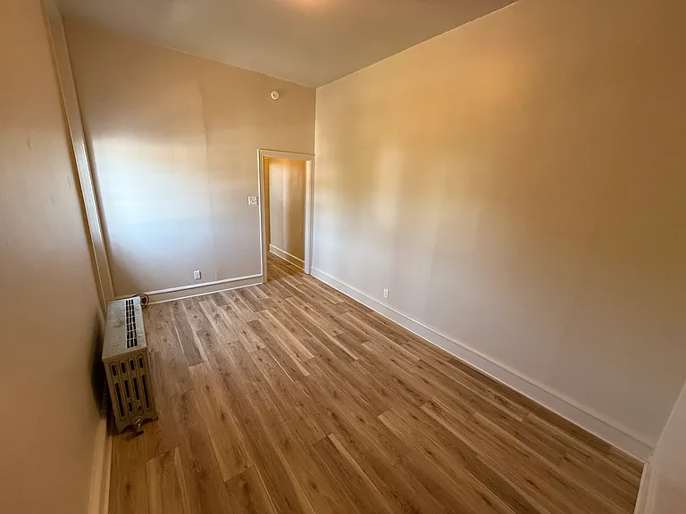 413 State St #10 — Photo 8