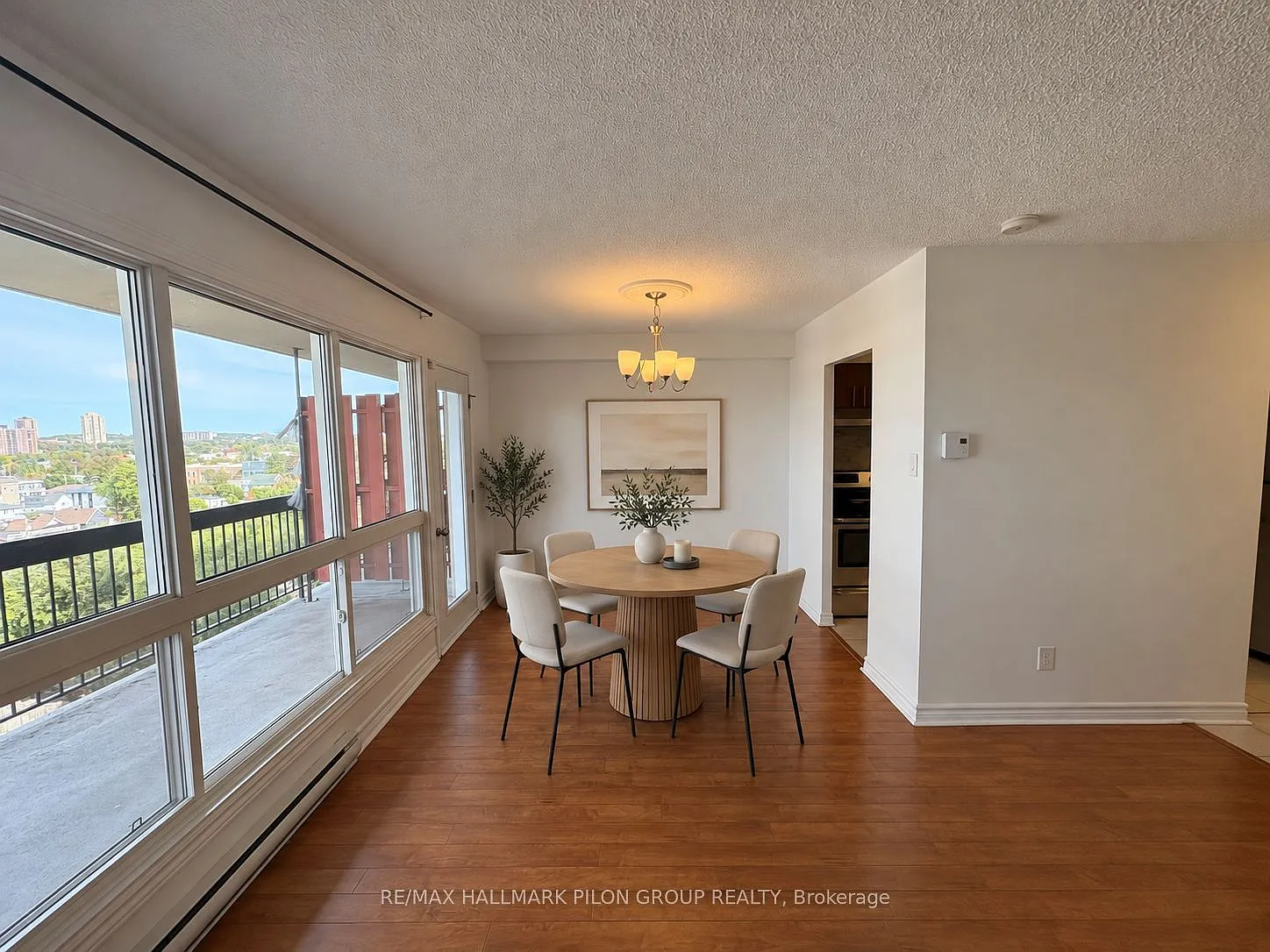 2 bed, $2,200 — Photo 4