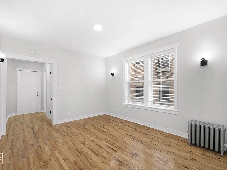 4720 S Drexel — Photo 1