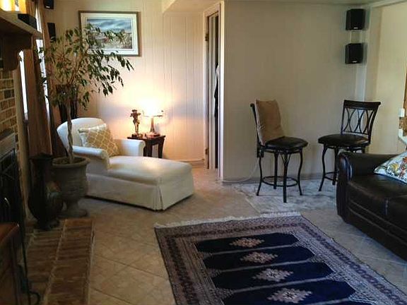 5th image of 805 Sussex Ct