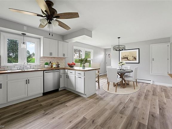 2nd image of 3073 Thunderbird Dr