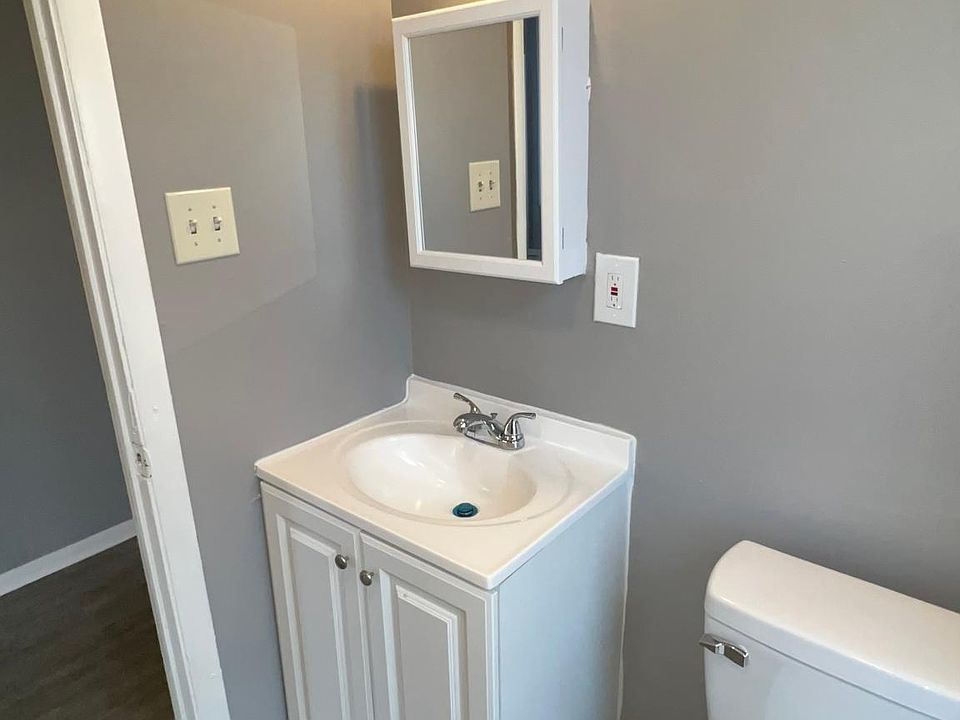 1st image of 1223 Belmont Ave APT 2
