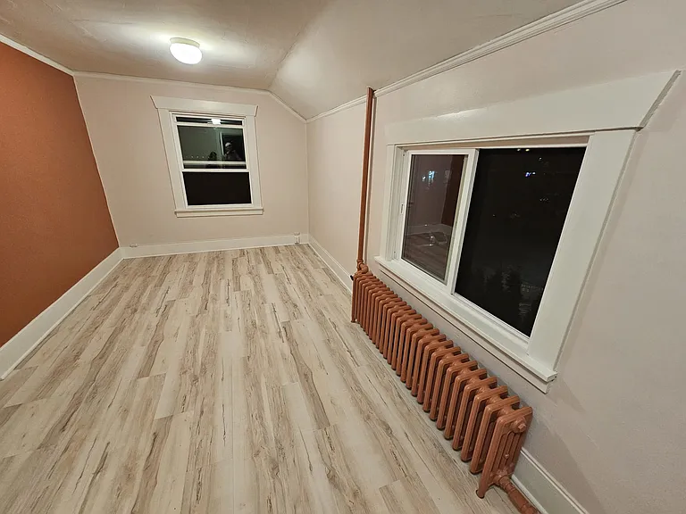 1115 N Forest St #5 — Photo 3