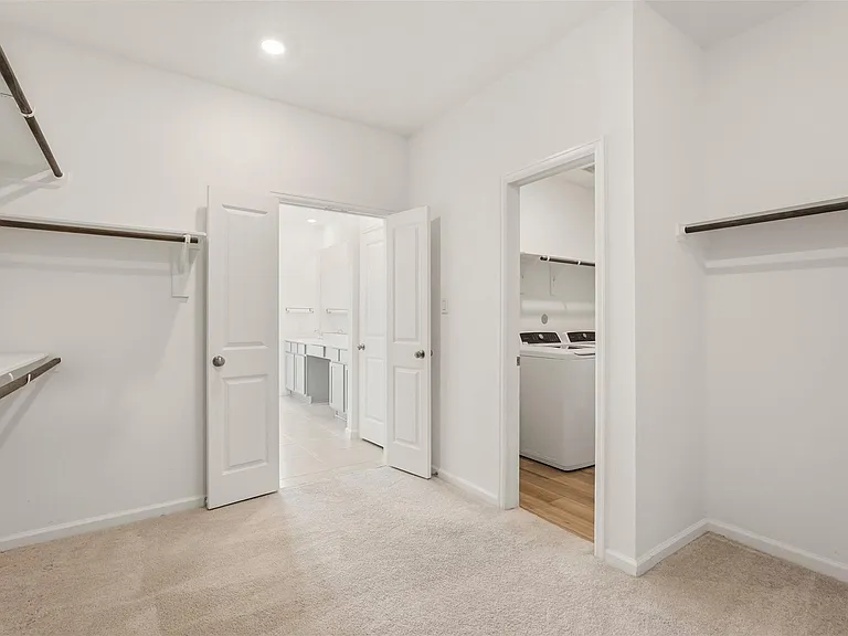 6407 Amberwood Dr — Photo 19