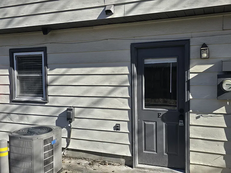 705 S Broad St #E — Photo 16