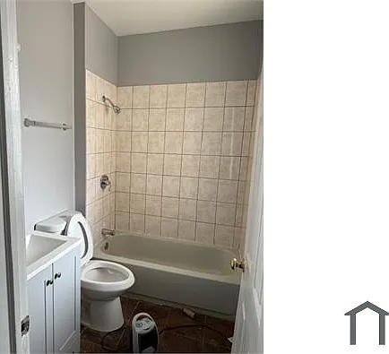 7156 S Winchester Ave — Photo 5