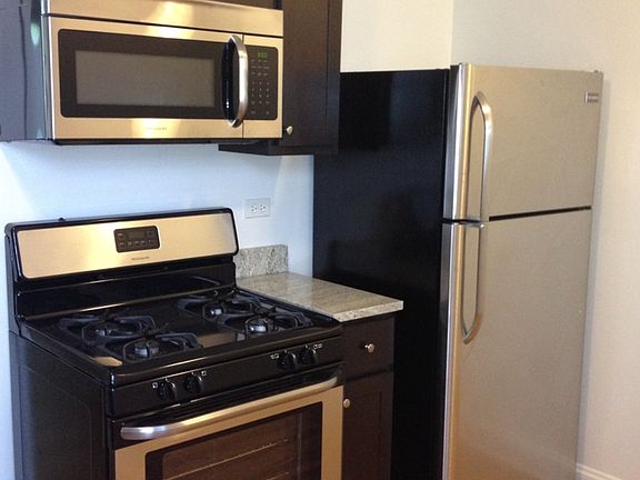 3rd image of 2320 W Granville Ave APT 1