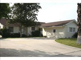7851 Variel Ave, Canoga Park, CA 91304