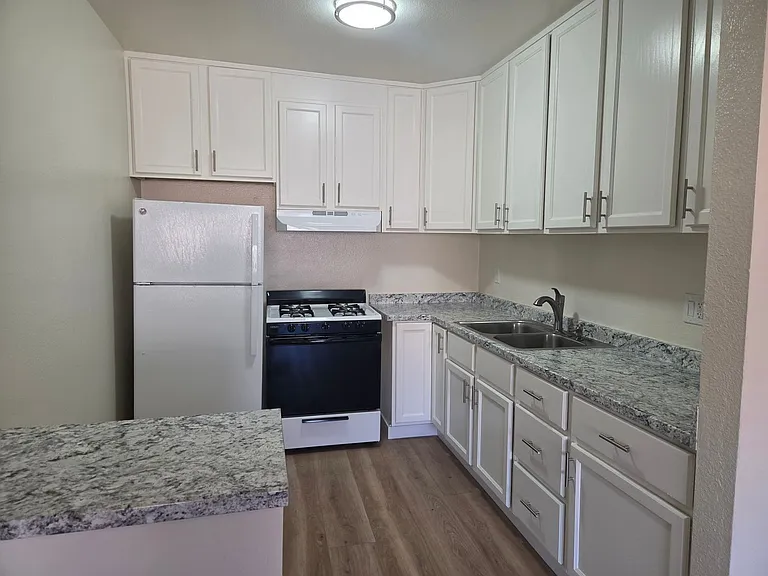 10075 Tujunga Canyon Blvd — Photo 17