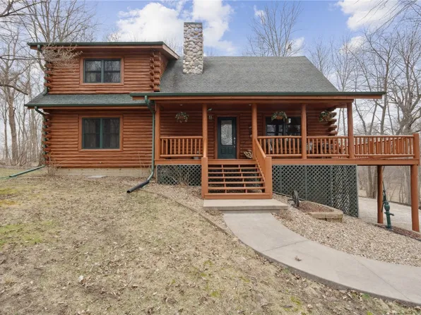 2894 Lynne Ln, Alburnett, IA 52202