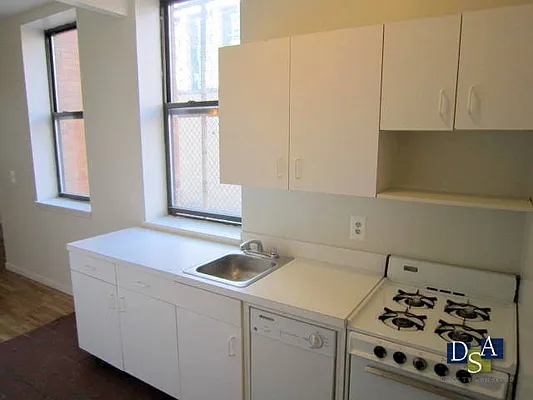 Rented by DSA Realty | media 26