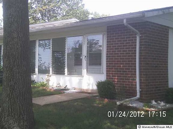 2nd image of 949 Aberdeen Drive #D