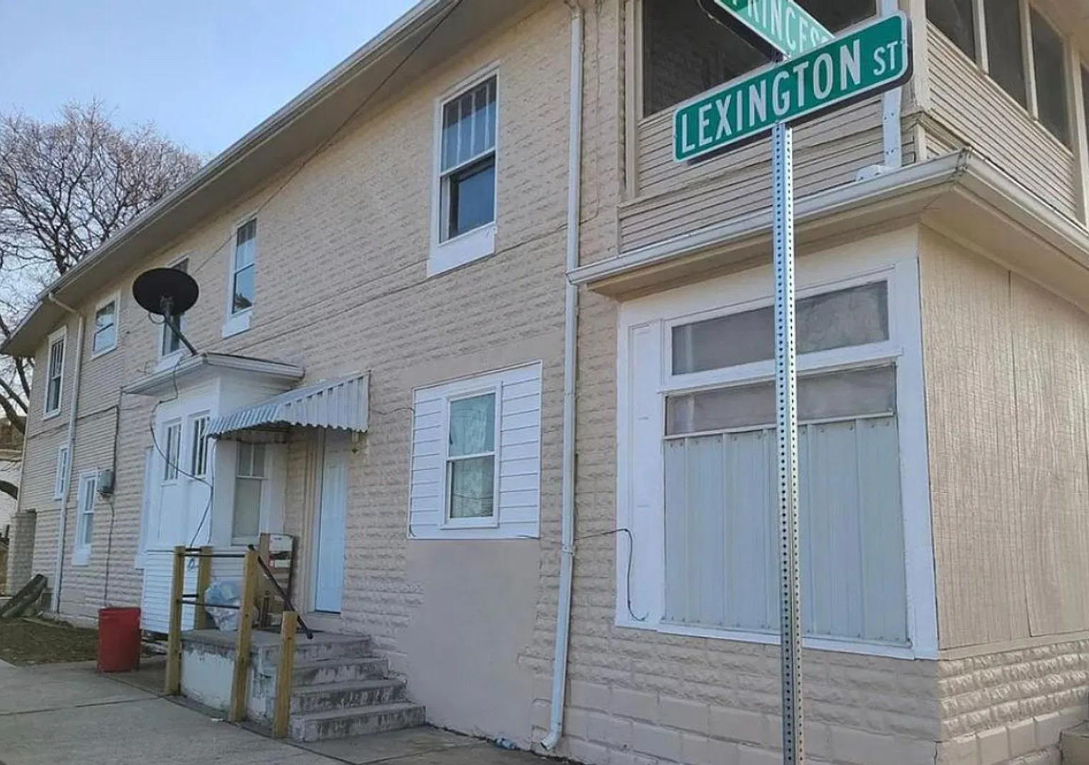 728 East Princess Street — Photo 1
