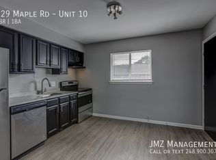 629 W Maple Rd APT 10, Clawson, MI 48017