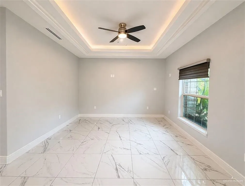 3 bed, 3.0 bath, 2179 sqft, $2,200 — Photo 4