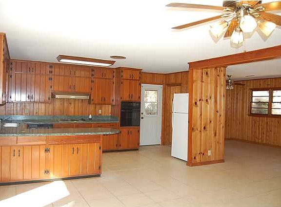 4th image of 811 Inez Pl