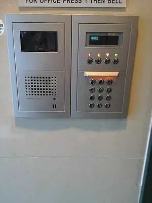 Rented by 18 REALTY | media 38