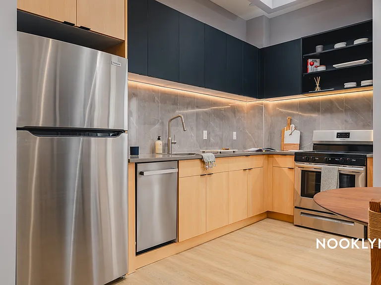 26-25 4th St #1002 — Photo 5