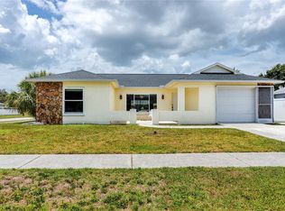 1225 Greenlea Dr, Holiday, FL 34691