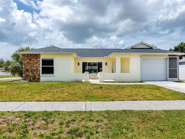 1225 Greenlea Dr, Holiday, FL 34691