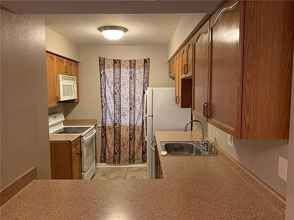 4th image of 4089 Division St #4089