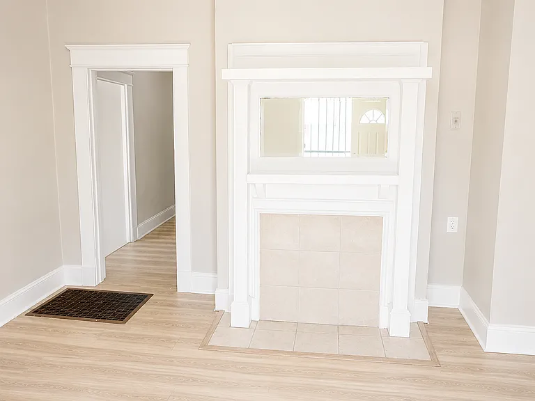 1246 Snowden Ave E — Photo 1