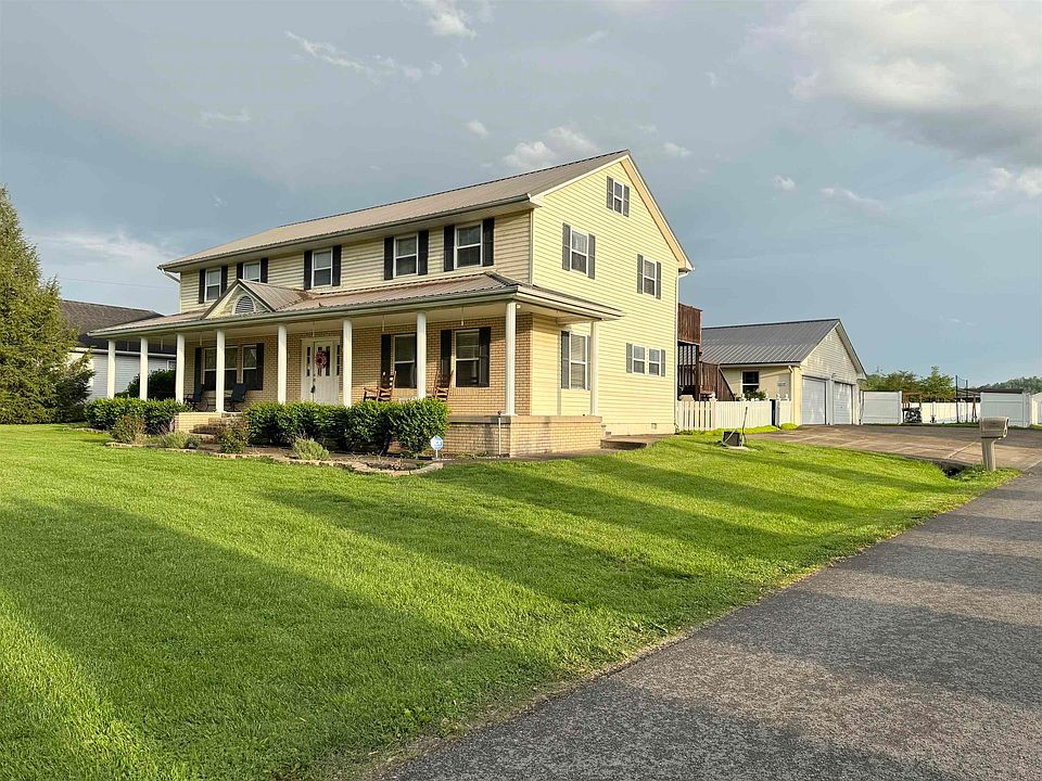 1st image of 304 Daisy Dr