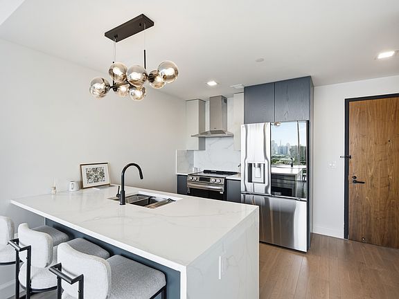 2nd image of 628 Summit Ave #1