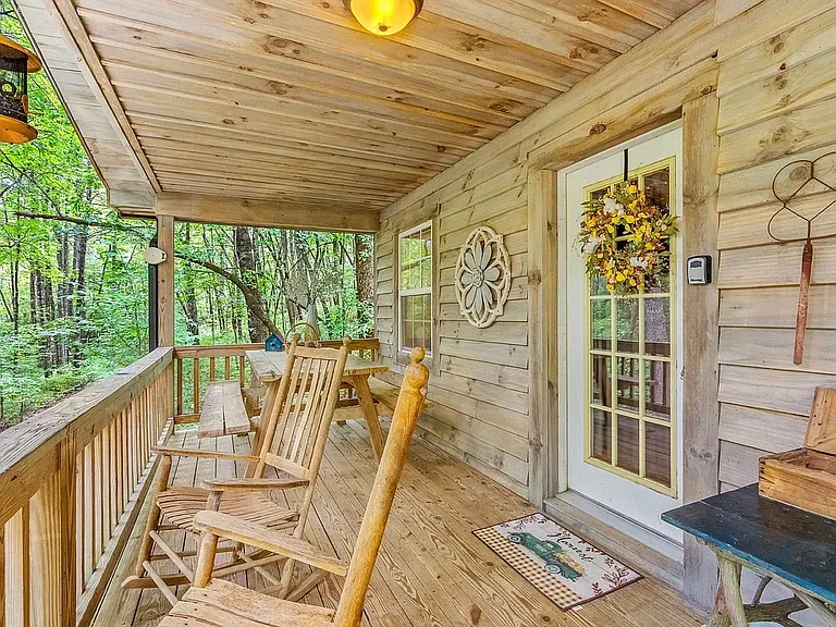 1780 Happy Acres Rd — Photo 3