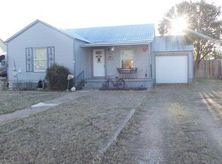 605 N 3rd St, Ballinger, TX 76821
