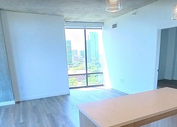 4th image of 4646 N Marine Dr #901