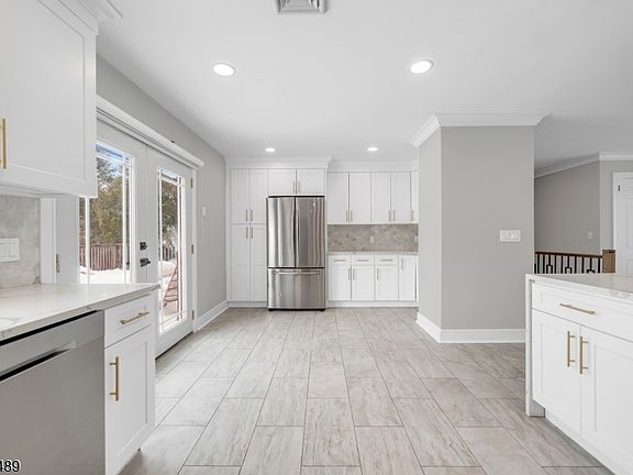 5th image of 475 Cedar Ln