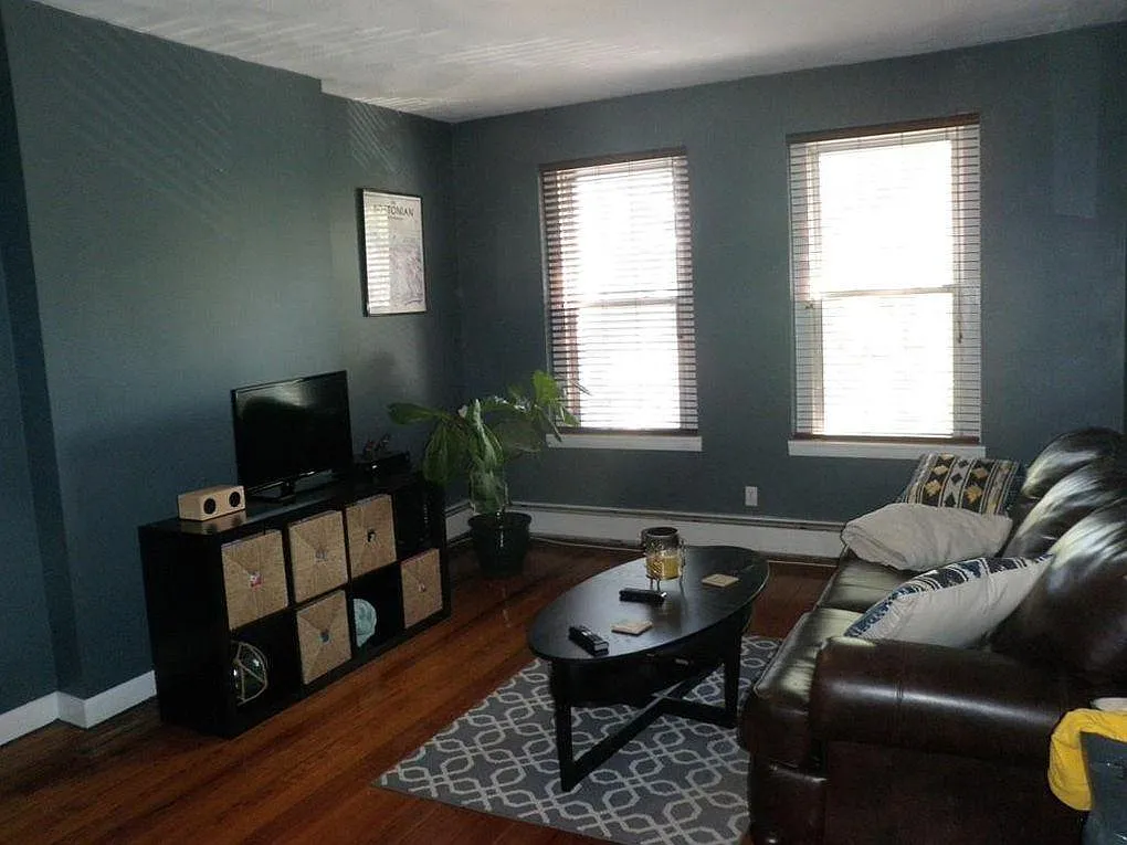 1 bed, 850 sqft, $1,700 — Photo 1