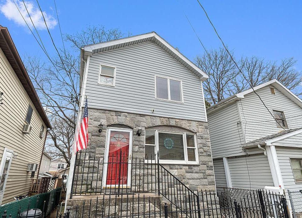1st image of 108B Edgewater Park #108B