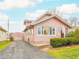 57 Chesterfield Dr, Rochester, NY 14612