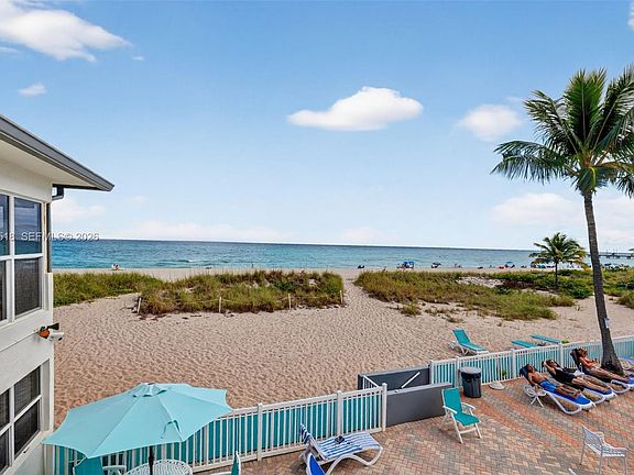 2nd image of 4520 El Mar Dr #18