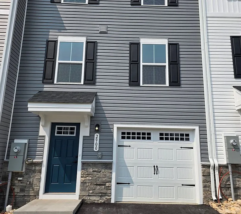 2900 Orchard Ridge Ln