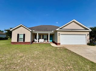289 Azalea Ave, Hartford, AL 36344
