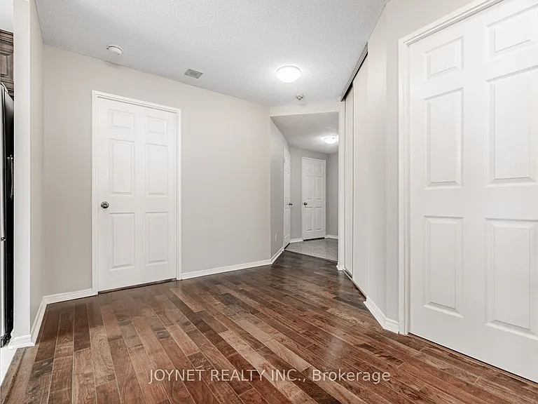7 Bishop Ave #2205 — Photo 13