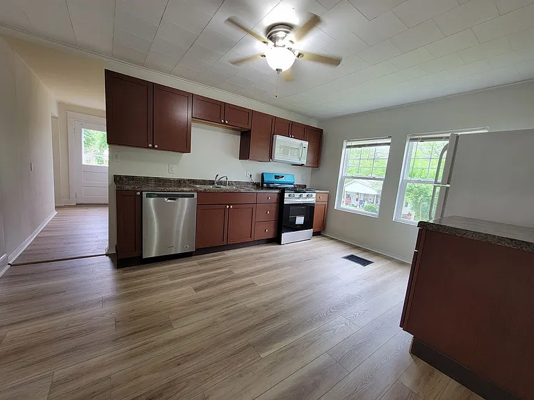 2429 S Broadview Dr — Photo 18