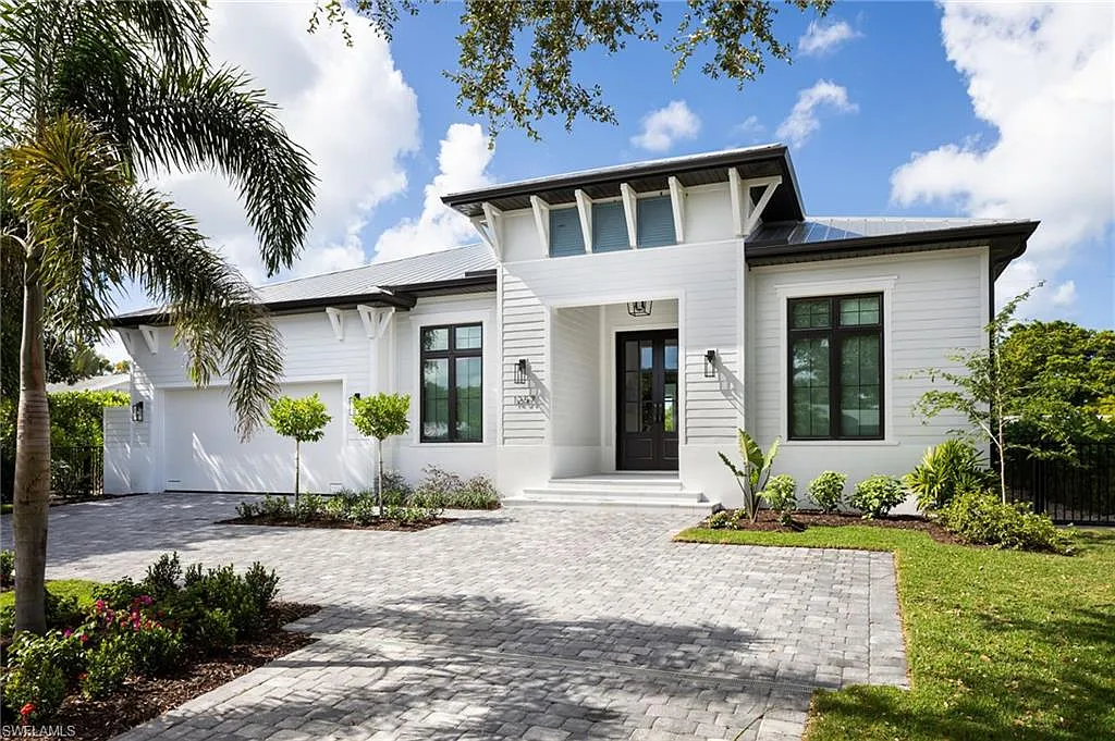4 bed, 4.5 bath, 2930 sqft, $28,000 — Photo 1
