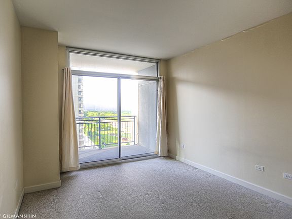5th image of 1250 S Michigan Ave APT 1603