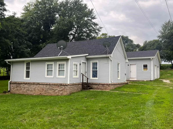 1323 Lawrenceport Main, Mitchell, IN 47446