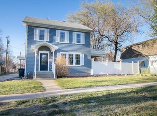 214 SE 2nd St, Newton, KS 67114