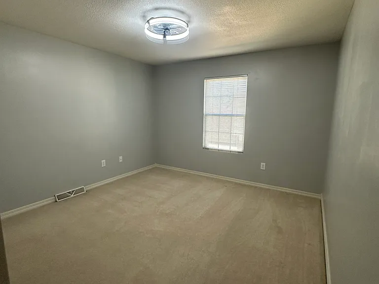 2302 Windstone Dr — Photo 8