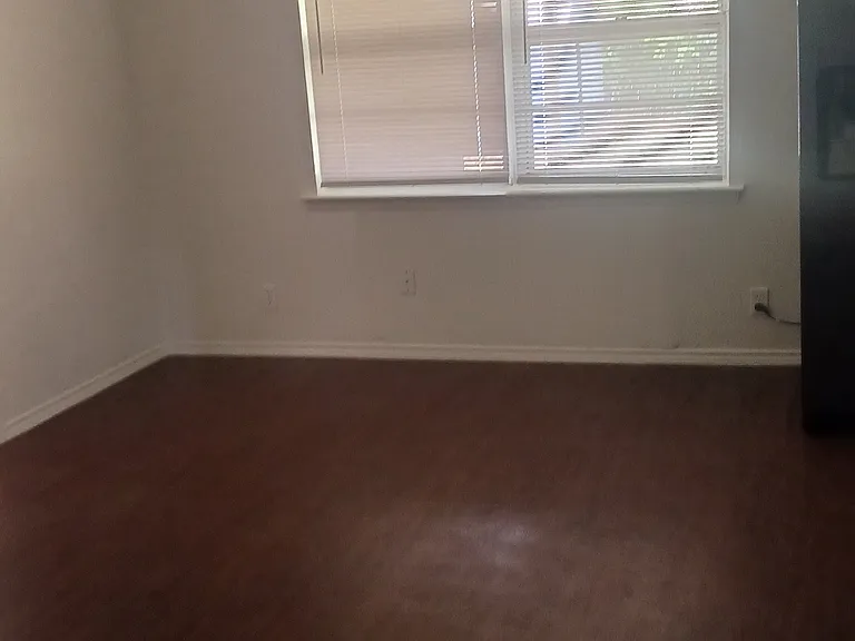 600 Henslee Dr — Photo 8